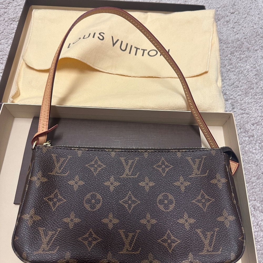 Louis Vuitton Pochette purse brand new
